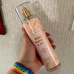 Bath and Body Works - Rose Water & Ivy